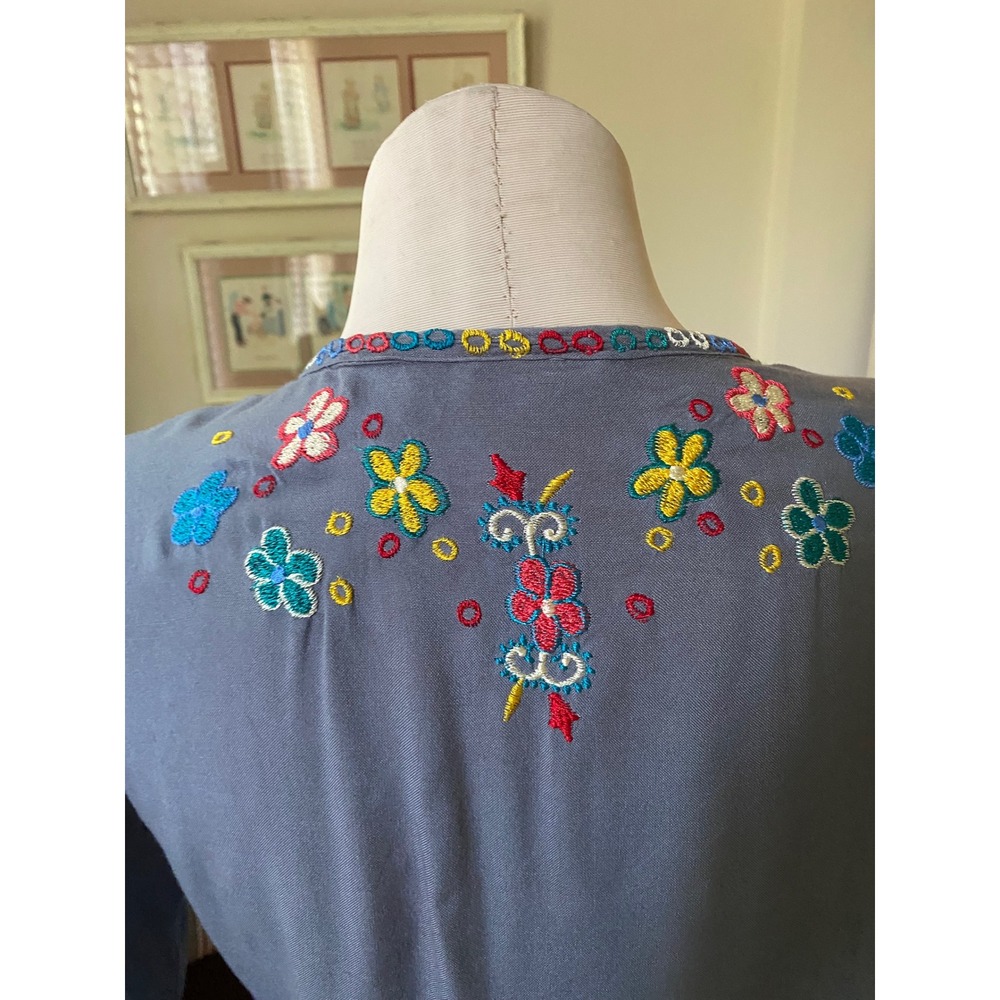 Luv 2‎ Luv Womens XL Blue Floral Embroidered Boho Tunic Top Long Sleeve Tie Neck - Picture 6 of 9